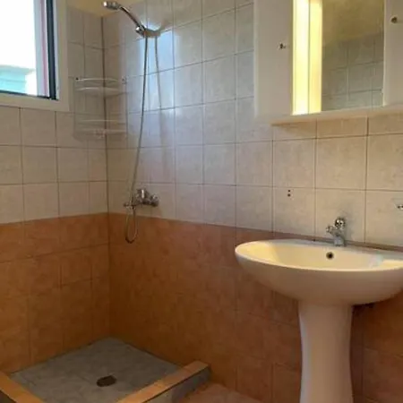 Spacious Quiet For Relaxed Holidays 1 Apartment Stira